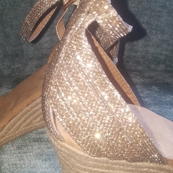 🎉Sale $30 White Mountain Espadrilles - Picture 9 of 9